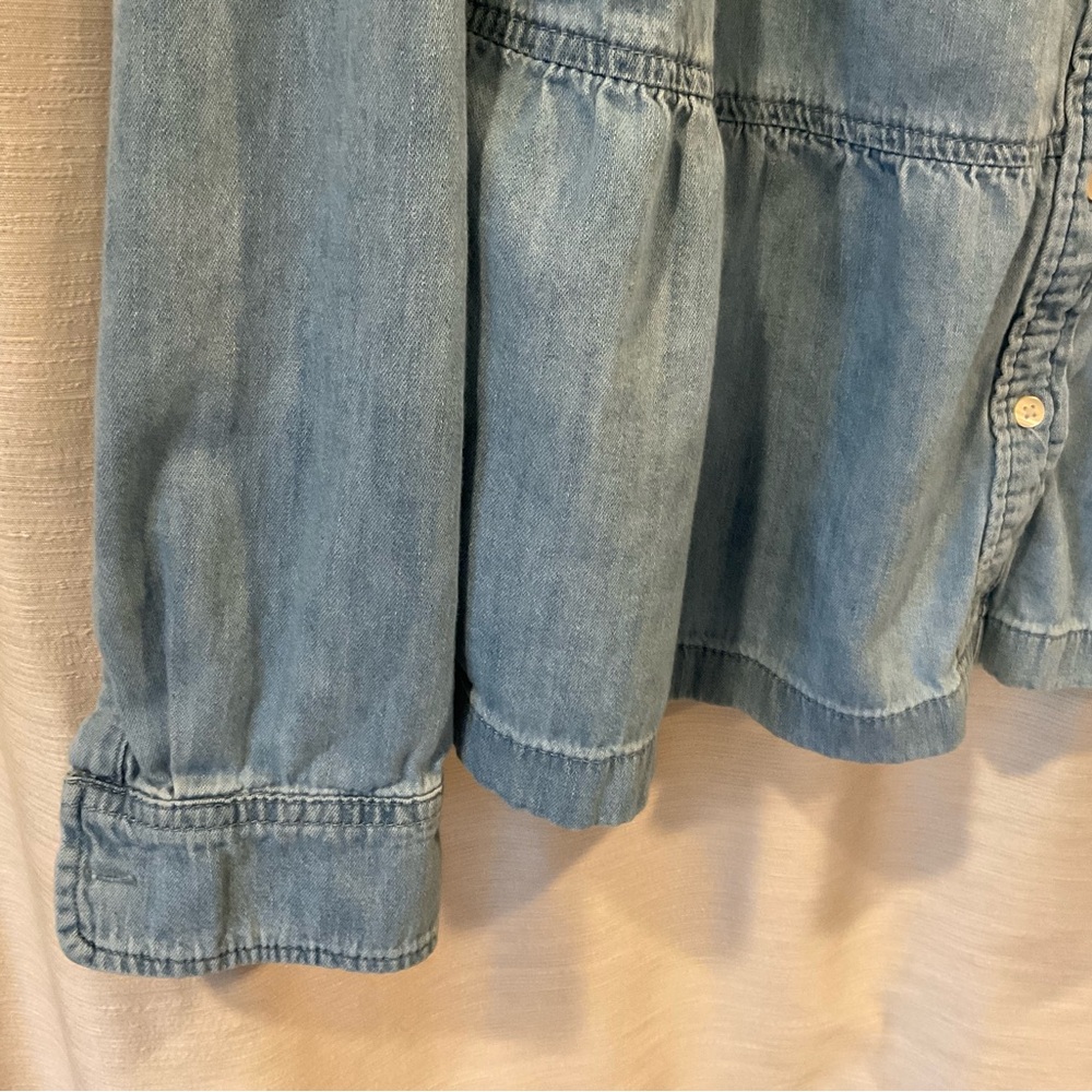Gap, denim top size medium. - Picture 2 of 14
